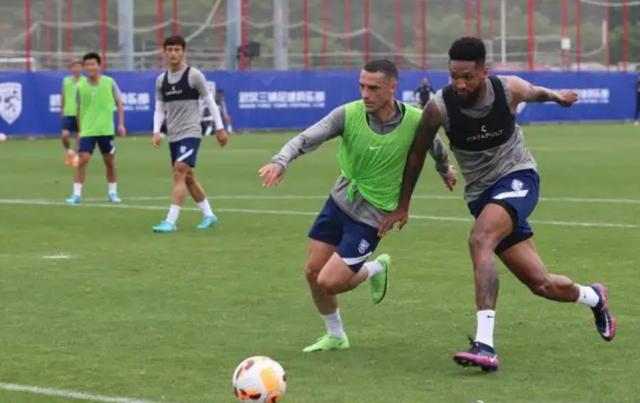 在线娱乐-2022赛季中超大前瞻④:铁律似难变 外援仍将定走势