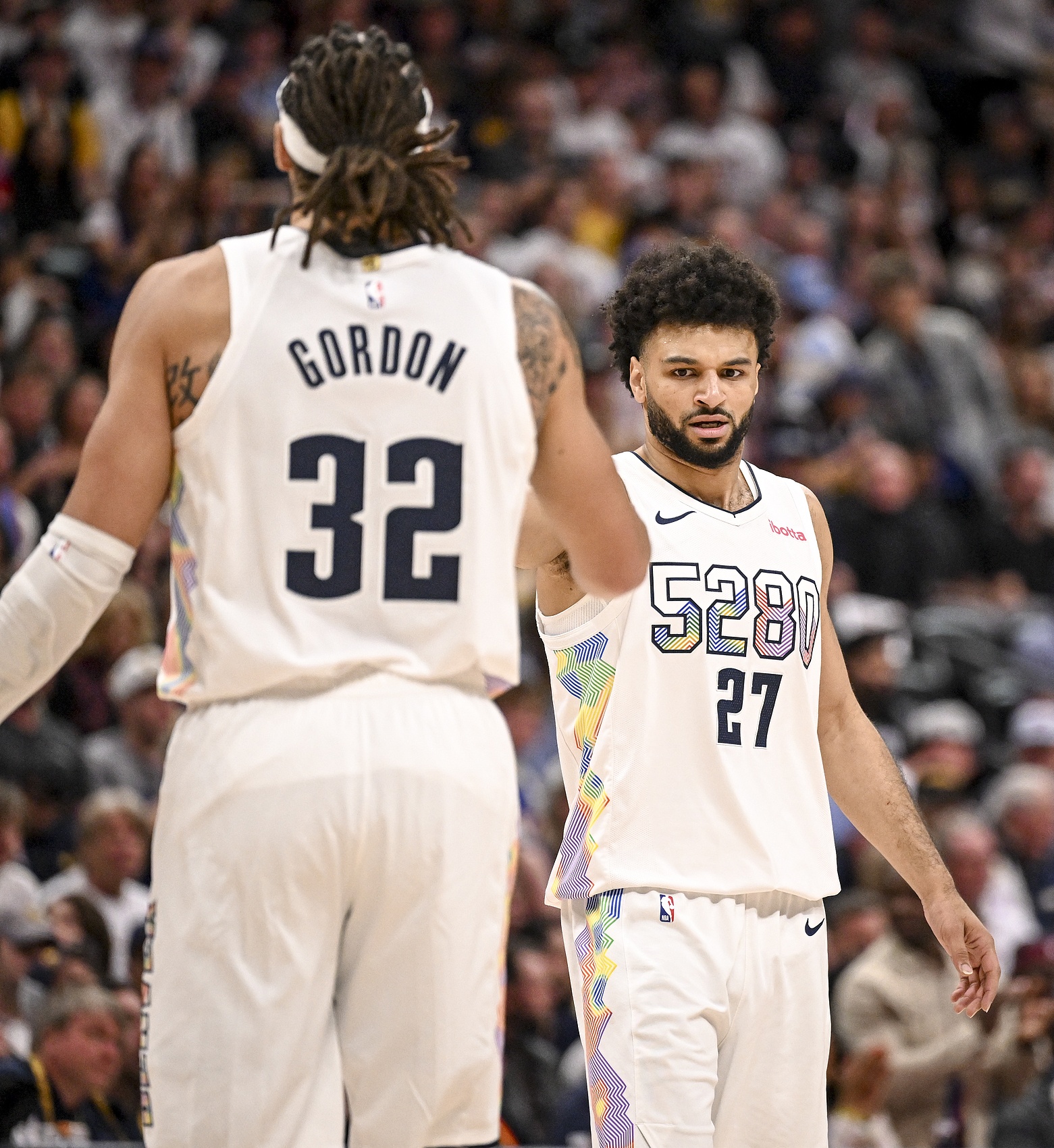 在线娱乐-伤兵满营!今天对阵雄鹿阿隆·戈登能出战 穆雷&沃特森等人缺席